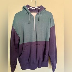 “Coleman Outdoors” L Men’s zip up hoodie